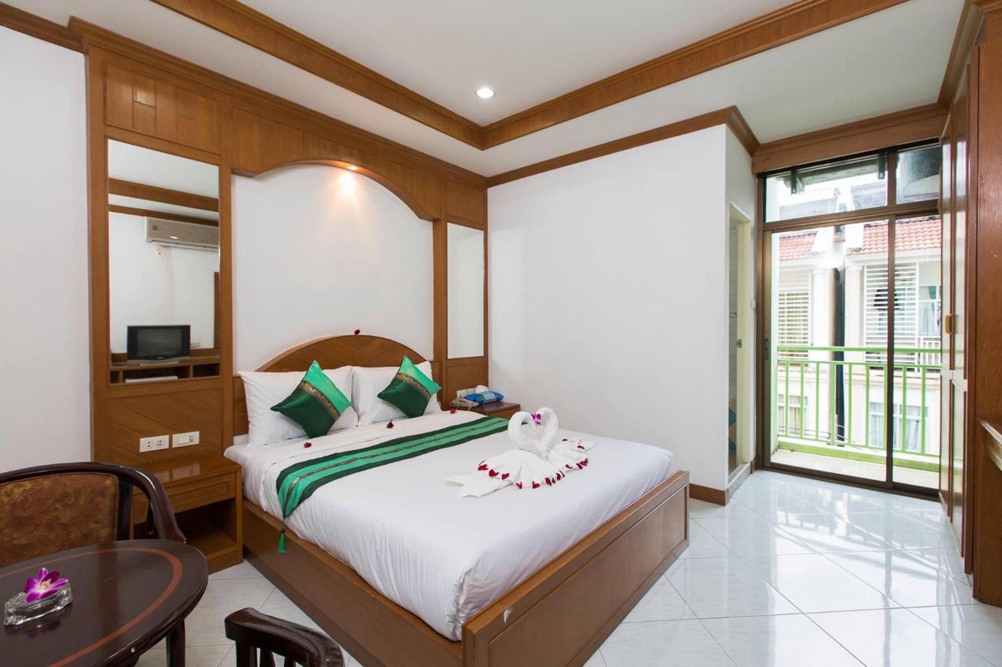 Hotel Magnific Patong Exterior foto