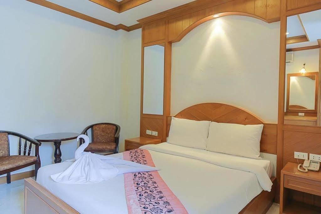 Hotel Magnific Patong Exterior foto